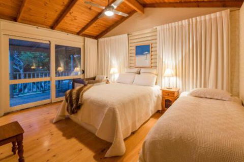Yallingups Best Located Beach House - Tourism Canberra 3