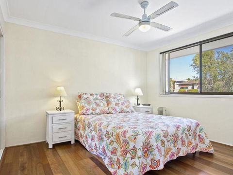 DAVIES STREET MOLLYMOOK 4 / 14 - Tourism Canberra 6