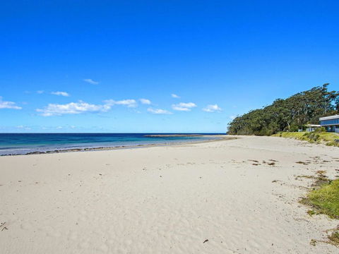 DAVIES STREET MOLLYMOOK 4 / 14 - Tourism Canberra 4