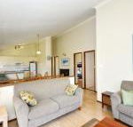 Pet Friendly on Pelican Close to Myall River - Tourism Canberra