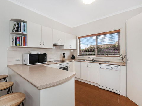 GUILDFORD COTTAGE - Tourism Canberra 1