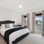 GUILDFORD COTTAGE - Tourism Canberra 0