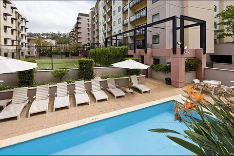 Convenient City Aprt For 2 W / Pool Gym Tennis Court - Tourism Canberra 1