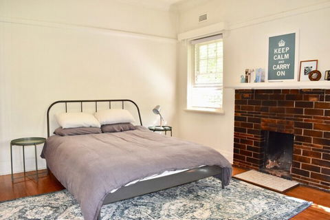Art Deco Apt In Sunny Elwood Minutes To St. Kilda - Tourism Canberra 1