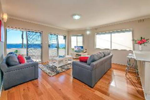 3 Bedroom Apartment Bayview Towers Unit 1 - Tourism Canberra 1