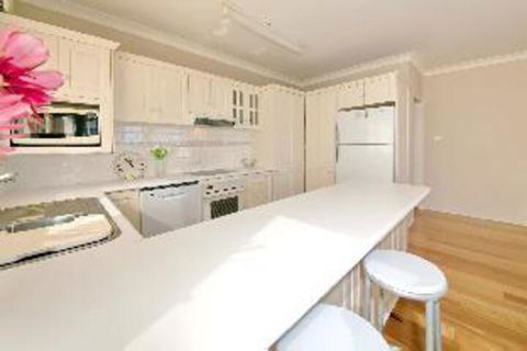 3 Bedroom Apartment Bayview Towers Unit 1 - Tourism Canberra 2