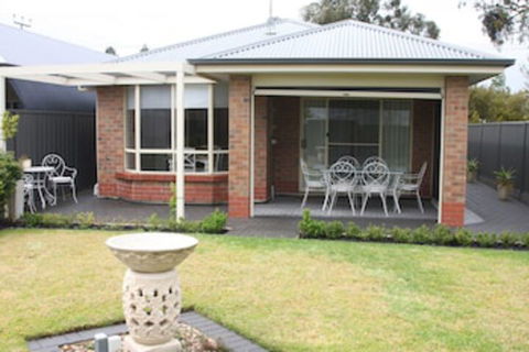 C And C Tanunda - Tourism Canberra 0