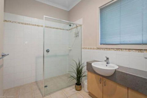 DRIFTWOOD VILLA Free Wifi Walk To Beach - Tourism Canberra 2