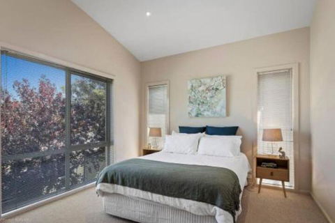DRIFTWOOD VILLA Free Wifi Walk To Beach - Tourism Canberra 0