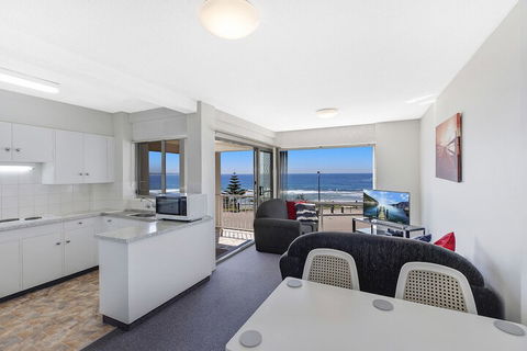 Dolphin Court 6 - Tourism Canberra 6