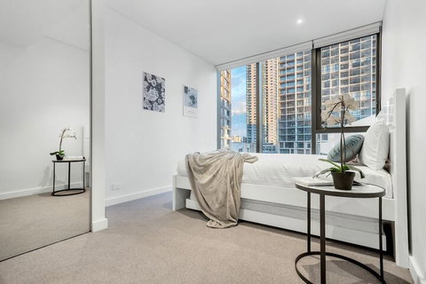 I02-china Town Luxury Service Apartment - Tourism Canberra 4