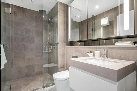I02-china Town Luxury Service Apartment - Tourism Canberra 2