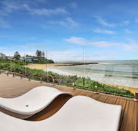 JoeAnne at Blue Bay Absolute Beachfront - Tourism Canberra
