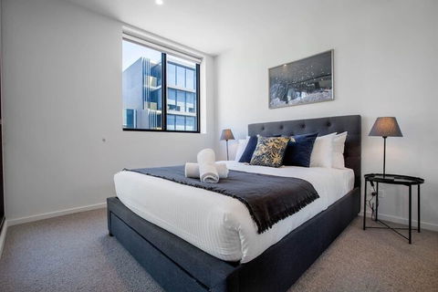 Stunning Bright Apartment At Hawthron/Glenferrie Station - Tourism Canberra 3