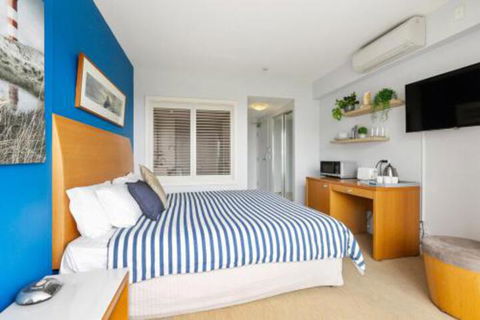 RESORT On The BEACH 5215 OCEAN GLIMPSES - Tourism Canberra 1