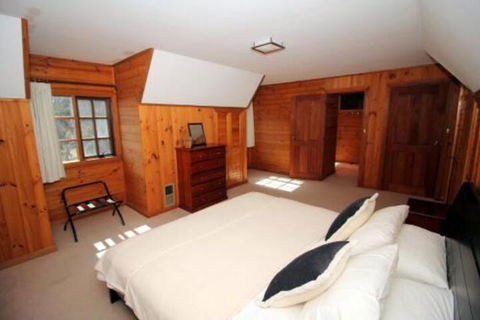 The Great House Bnb - Tourism Canberra 6