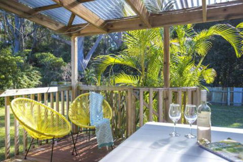 MOLLYMOOK BEACH COTTAGE - Tourism Canberra 0