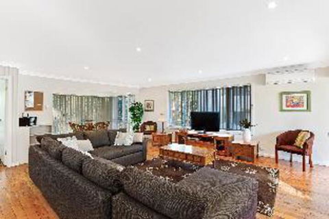 3 Bedroom House Bay Serene 15 Mistral Close - Tourism Canberra 0