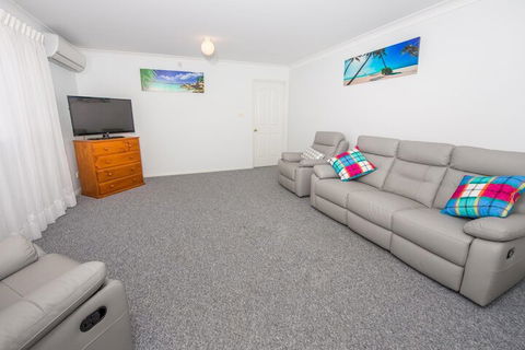 Ajax Avenue 2 / 35 Nelson Bay - Tourism Canberra 6