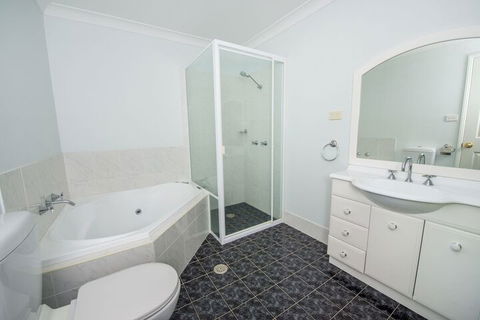 Ajax Avenue 2 / 35 Nelson Bay - Tourism Canberra 4