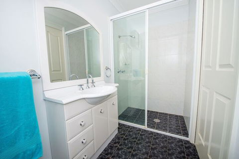Ajax Avenue 2 / 35 Nelson Bay - Tourism Canberra 3