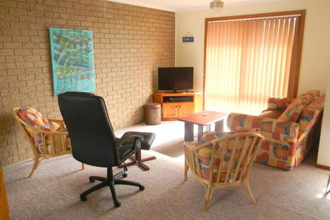 The Beach House - Tourism Canberra 4
