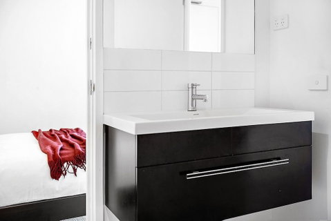 JOYCE, 1BDR Southbank Apartment - Tourism Canberra 5