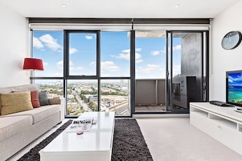JOYCE, 1BDR Southbank Apartment - Tourism Canberra 6