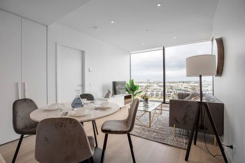 Delightful 2BR Riverview@docklands - Tourism Canberra 6