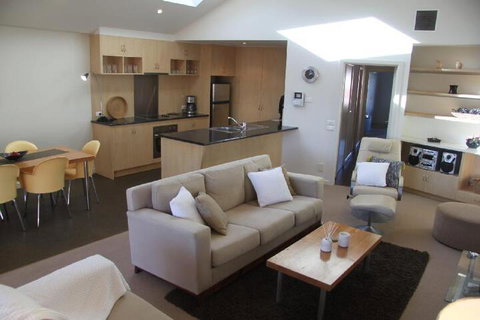 SACKVILLE APARTMENT 1 - Tourism Canberra 3