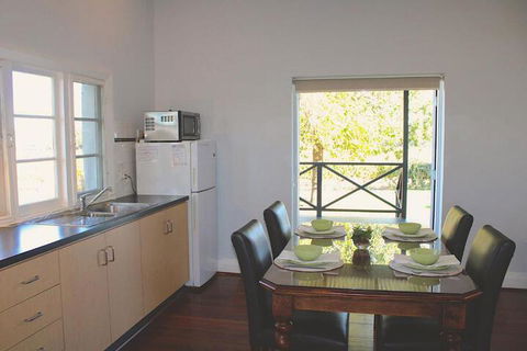 Upper Reach Spa Cottage - Tourism Canberra 7
