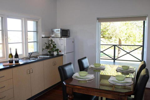 Upper Reach Spa Cottage - Tourism Canberra 5
