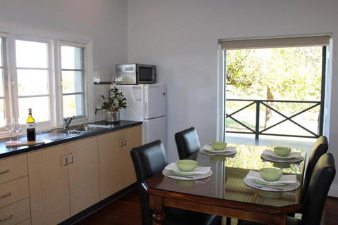 Upper Reach Spa Cottage - Tourism Canberra 6