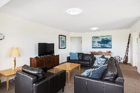 3 Bedroom Apartment Albacore Unit 6 12 Ondine Close - Tourism Canberra 3