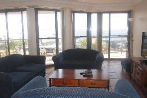 3 Bedroom House Shoal Bay Palm Beach - Tourism Canberra 2