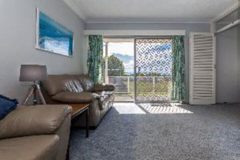2 Bedroom Apartment Castaways Unit 1 - Tourism Canberra 4