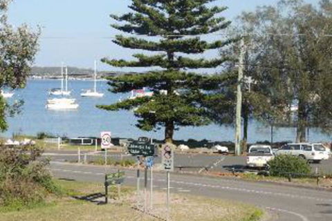 3 Bedroom House At Sandy Point Road 151 - Tourism Canberra 0