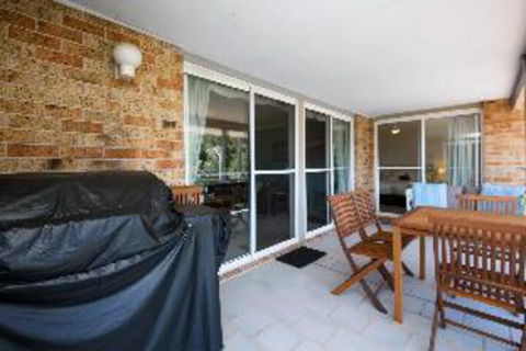 3 Bedroom House At Sandy Point Road 151 - Tourism Canberra 1