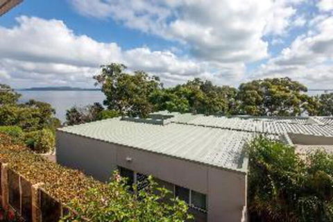 3 Bedroom Villa Moy At Nelson Bay 2 / 30 Thurlow Avenue FREE WIFI - Tourism Canberra 1