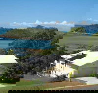 Hideaway Retreat Beach House with Pool - Tourism Canberra