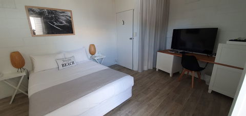 Beach Holiday Apartments Motel - Tourism Canberra 3