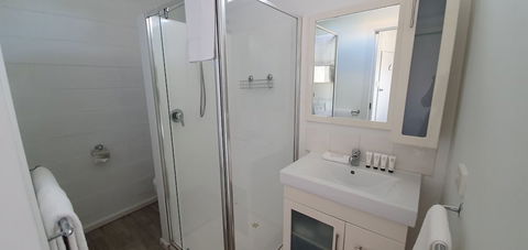 Beach Holiday Apartments Motel - Tourism Canberra 2