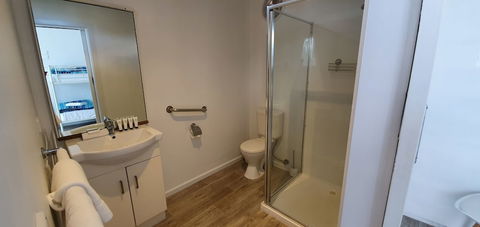 Beach Holiday Apartments Motel - Tourism Canberra 0