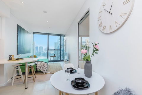 SKY Heart Of BNE City 2bed APT Pool& Gym Qbn222-18 - Tourism Canberra 6