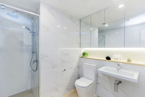 SKY Heart Of BNE City 2bed APT Pool& Gym Qbn222-18 - Tourism Canberra 5