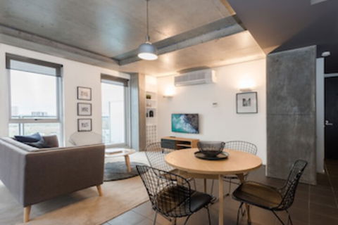 Luxury East Melbourne Apartment - Tourism Canberra 0