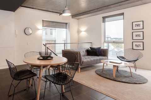 Luxury East Melbourne Apartment - Tourism Canberra 4