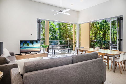 Contemporary & Luxurious Little Cove - Tourism Canberra 1