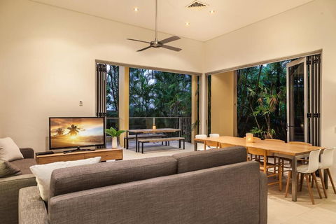 Contemporary & Luxurious Little Cove - Tourism Canberra 3