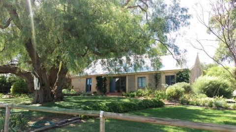 The Cottage At Riverside Farm - Tourism Canberra 4